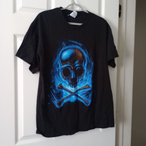 90s Skull And‎ Crossbones Blue Flame Graphic TShirt Size Large Barely Worn EUC - Picture 2 of 4